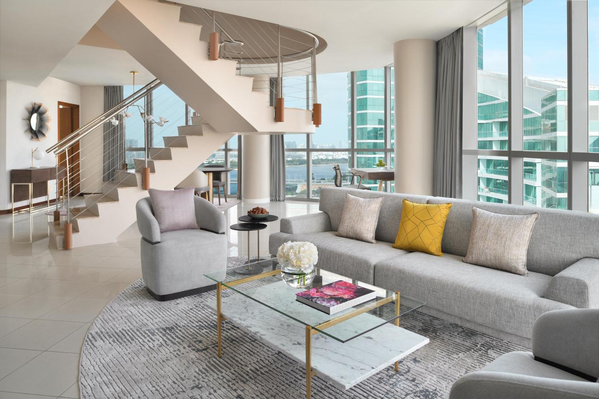 Intercontinental Residence Suites Dubai Festival City By Ihg Eksteriør billede A living room in a penthouse at The Ritz-Carlton, South Beach