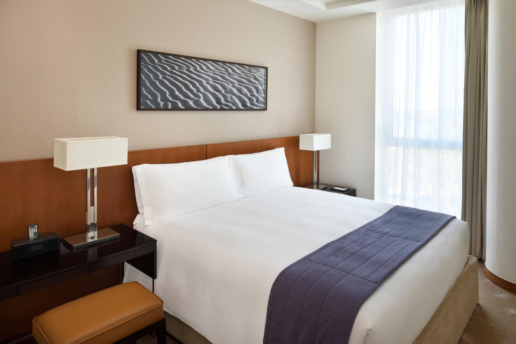Intercontinental Residence Suites Dubai Festival City By Ihg Eksteriør billede A bedroom at the hotel