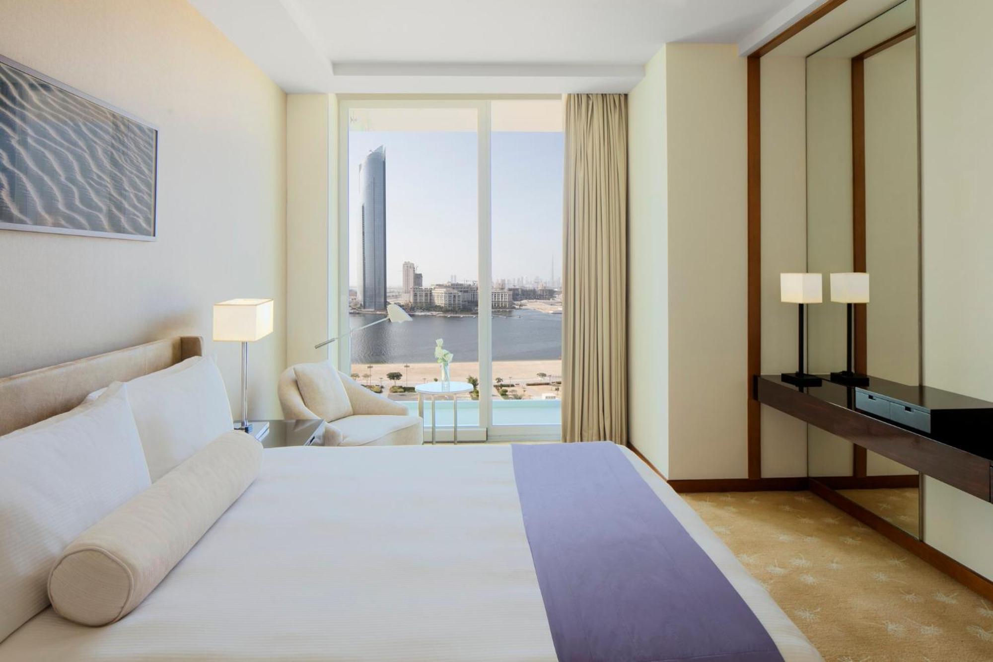 Intercontinental Residence Suites Dubai Festival City By Ihg Eksteriør billede A bedroom at the hotel