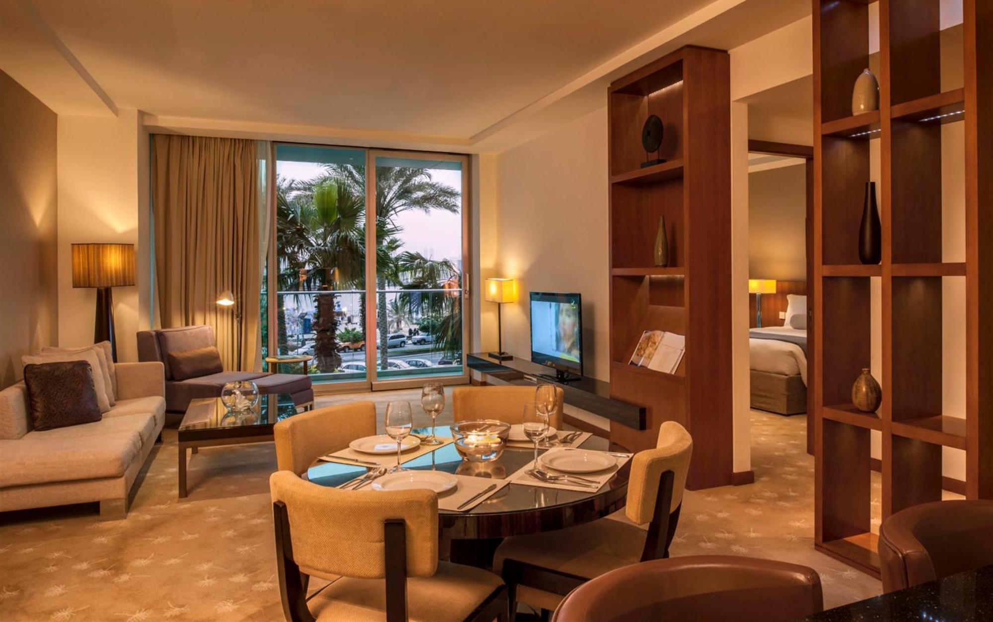 Intercontinental Residence Suites Dubai Festival City By Ihg Eksteriør billede A suite at Jumeirah Atlantis