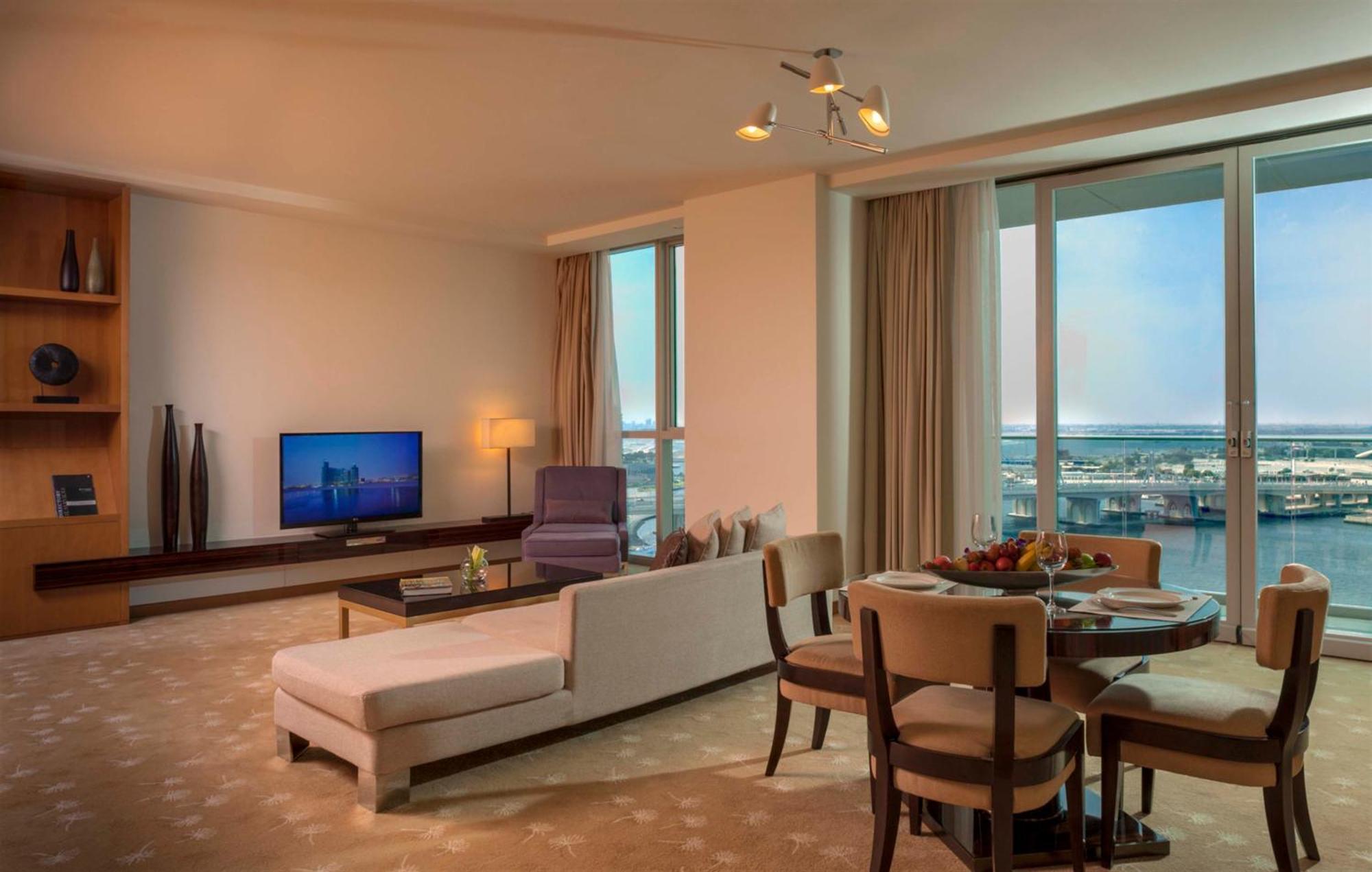 Intercontinental Residence Suites Dubai Festival City By Ihg Eksteriør billede A suite at the hotel
